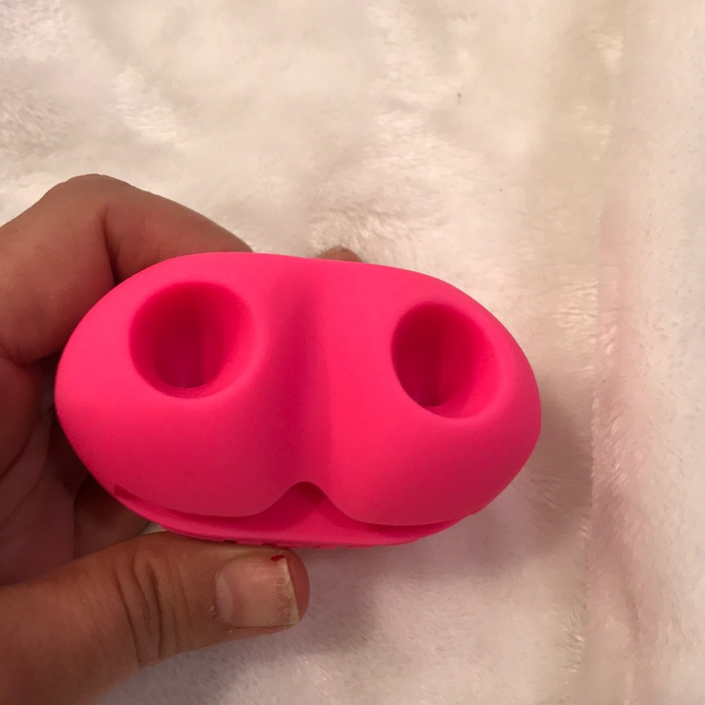Pink Victoria’s Secret sound Amplifier - Picture 6 of 7
